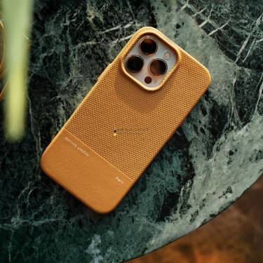 Native Union iPhone 15 Pro (Re)Classic case Kraft