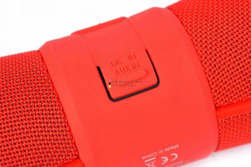 Toshiba Sonic Blast 3 TY-WSP200 Speaker Red